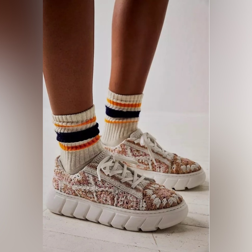 EUC - Free People -‎ Catch Me If You Can Sneaker